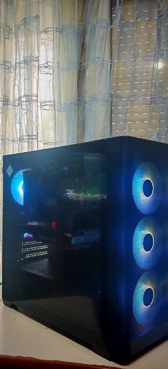 Добро Геймърско PC R7 3700X/32Gb/1TB nVme/GTX 1080TI/Гаранция