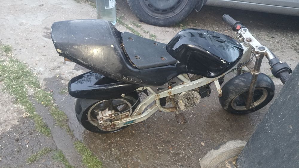 Vind / Dezmembrez motoreta pentru copii ne pornită de cv timp .