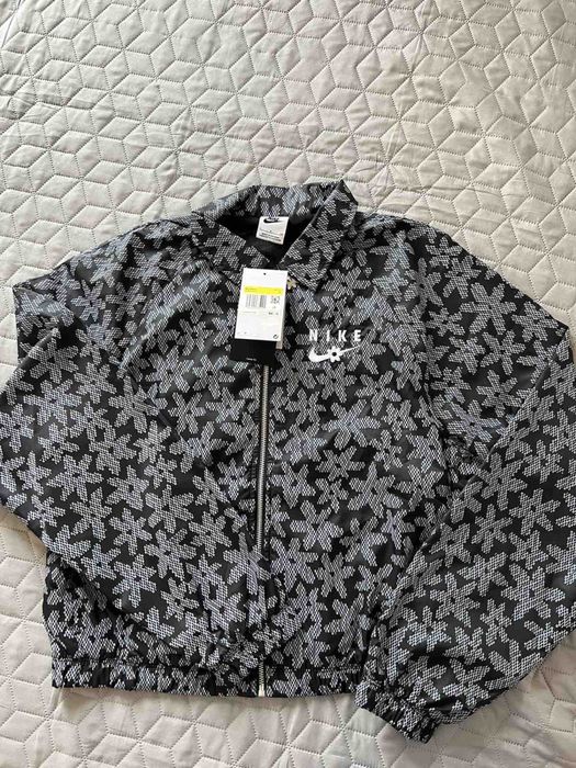 Дамско яке Nike