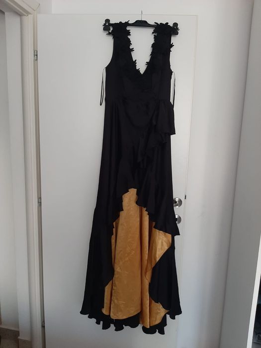 Vând rochii elegante