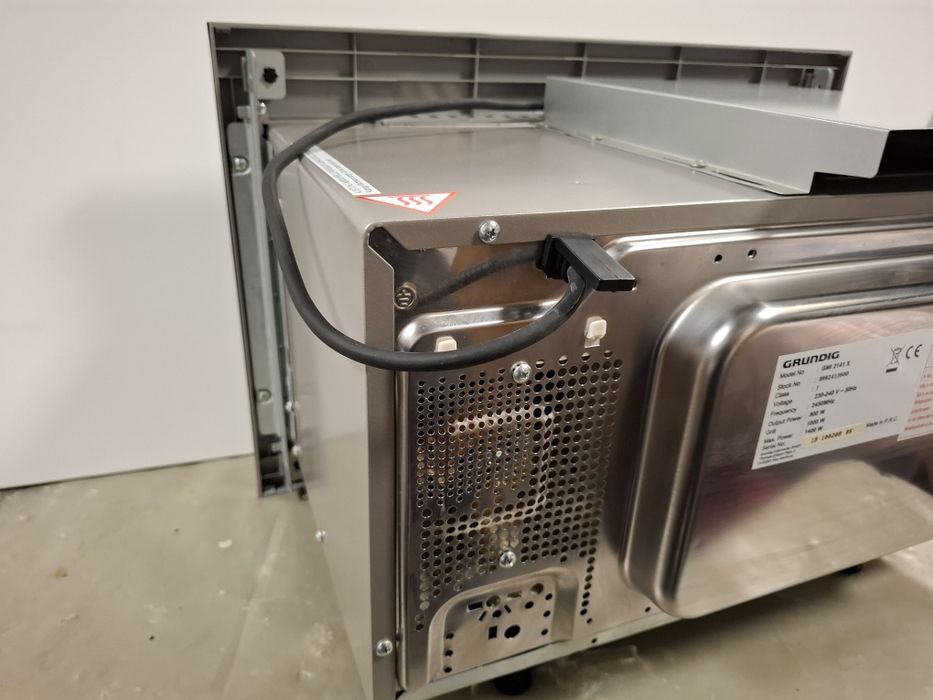 Cuptor microunde grundig incorporabil