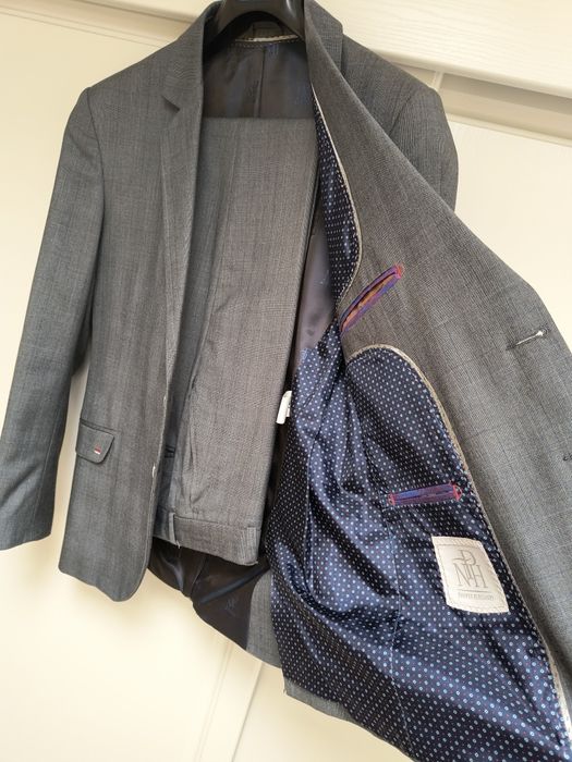 Costum elegant barbati