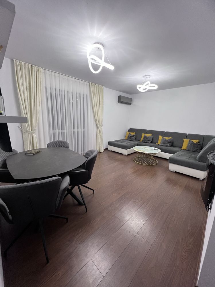 Vand apartament 3 camere