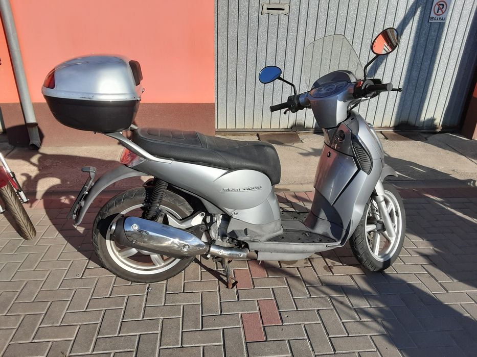 Scuter Aprilia Scarabeo 125