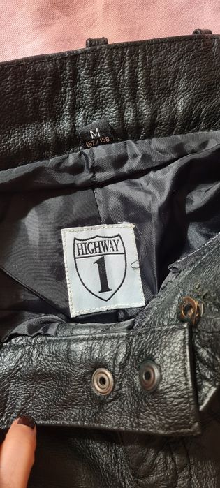 Pantaloni de piele naturala