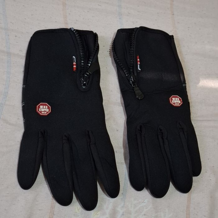 Новые перчатки из США от фирмы Wind Stopper