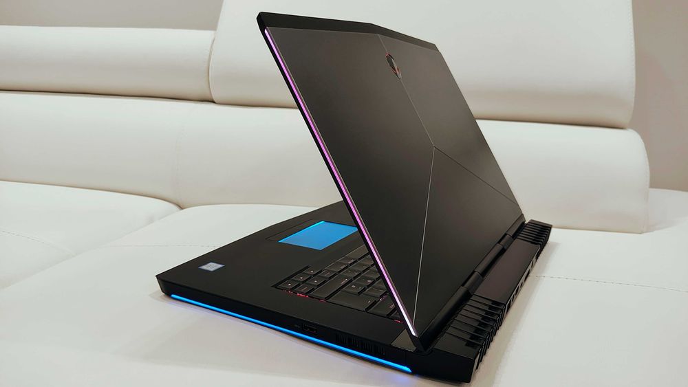 Laptop gaming Alienware 17" ,intel core i7 ,video 8 gb GTX , ram 32 gb