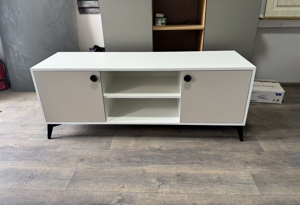 Tv tumba pod telvizor