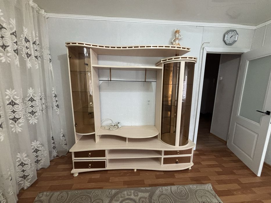 Продам стенку горку б/у в хорошем состоянии