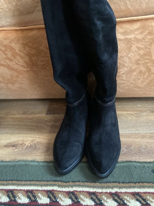 Продам замшевые сапоги