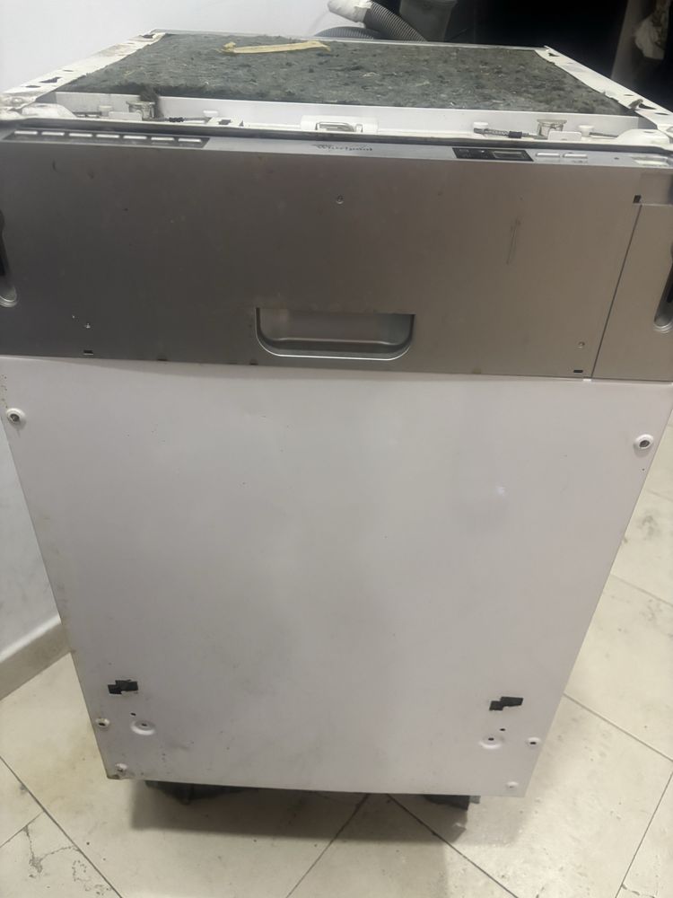 Миялна за вграждане Whirpool 45 cm.