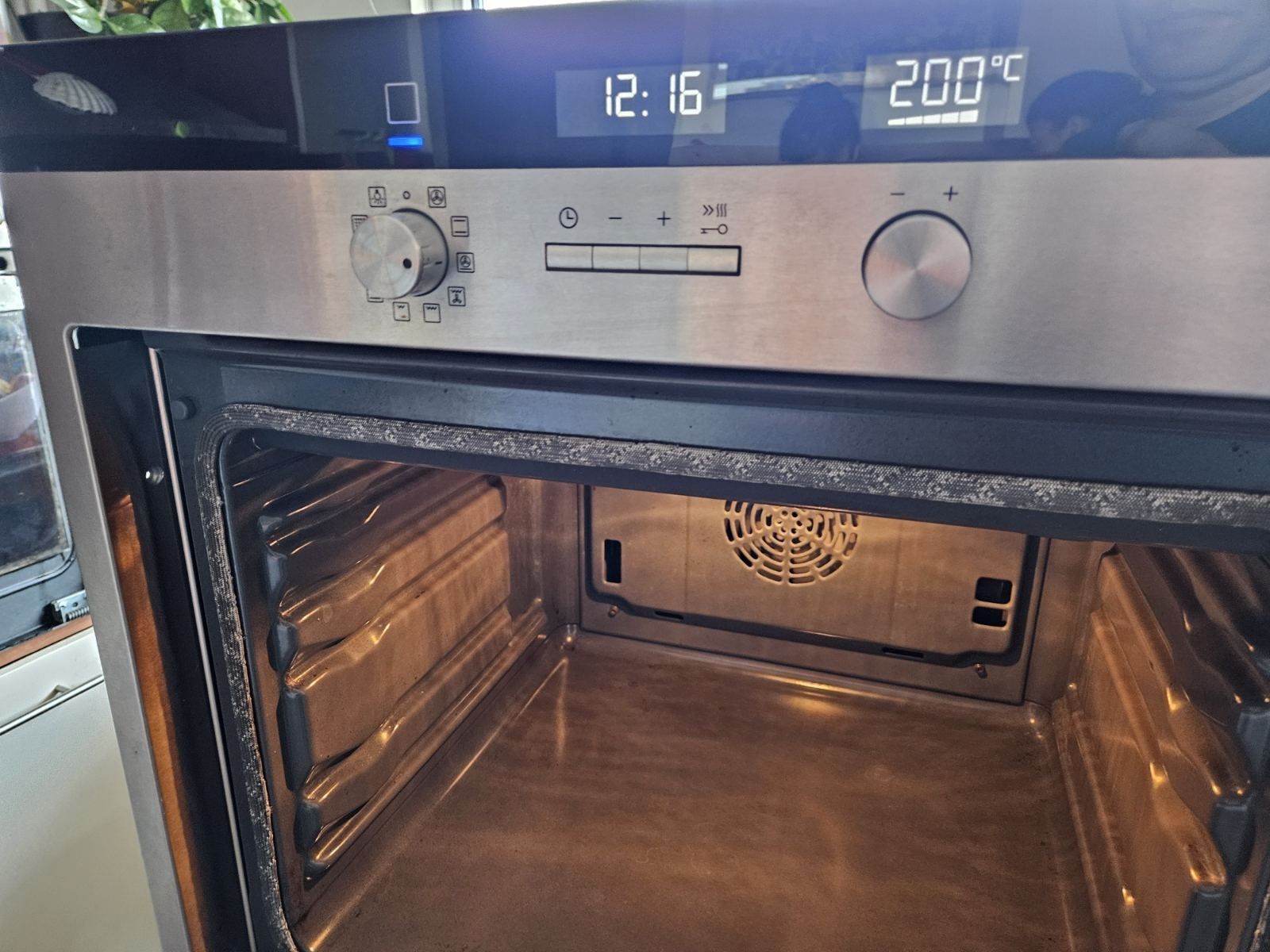 Фурна за вграждане Simens HB75AA560S/01