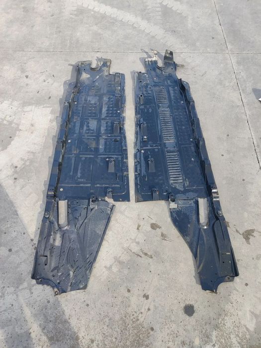 Scut plastic caroserie stanga dreapta Seat Exeo 3R0825206C / 3R0825205