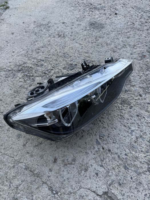 Десен Led Фар BMW F30