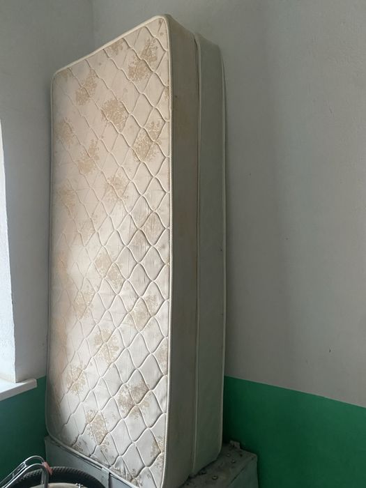 Продам два матраса один новый, второй в хорошем состоянии.