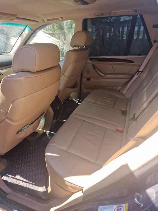 Vând x5 e53 sau schimb 
420000 km 
3.