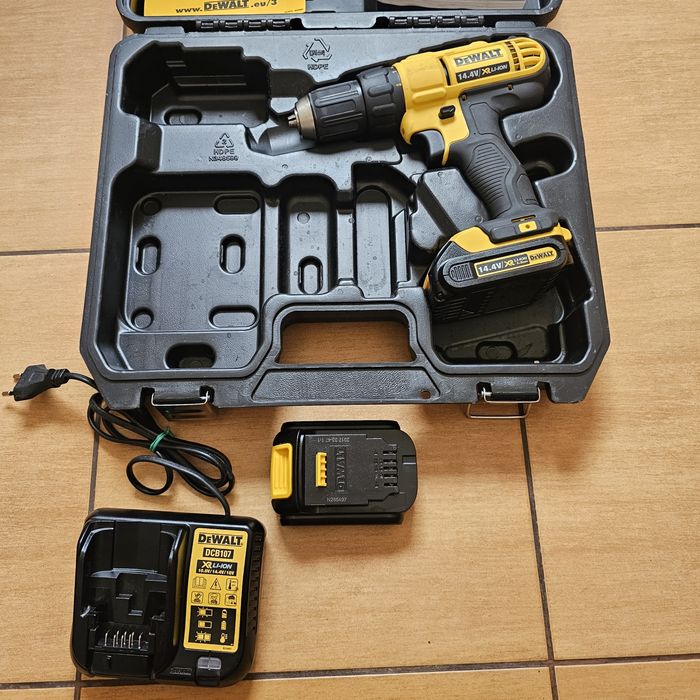 Mașină gaurit însurubat professionala DeWalt DCD 734 C2