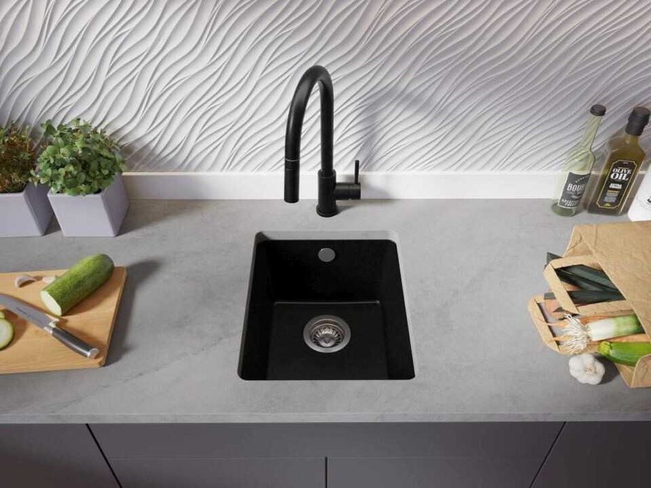 Черна кухненска мивка за вграждане под плот Венеция 50 XL 460x440 мм
