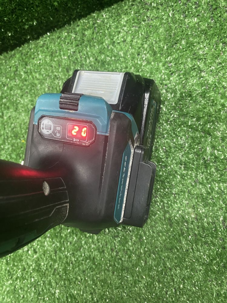 Безчетков винтоверт Makita DF001G 40v