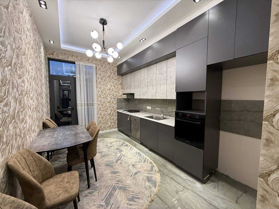 СРОЧНО !! Продаётся квартира в Мирабаде 1,75 сотих 5 комнат