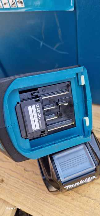 Makita polizor pe acumulator de 40 V