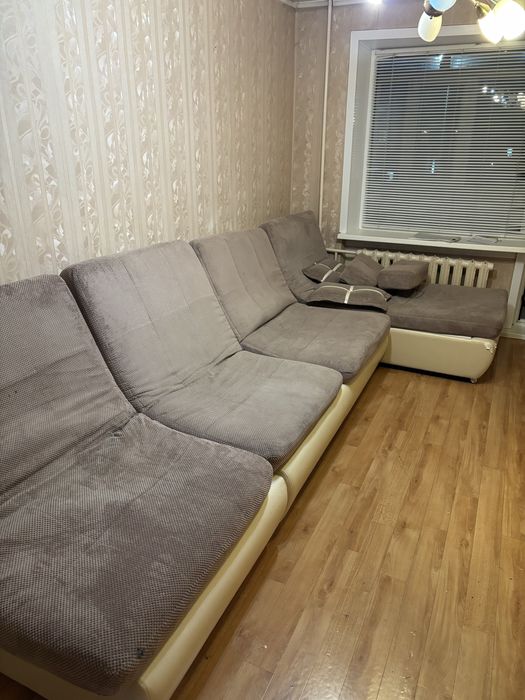 Продам диван для гостиной
