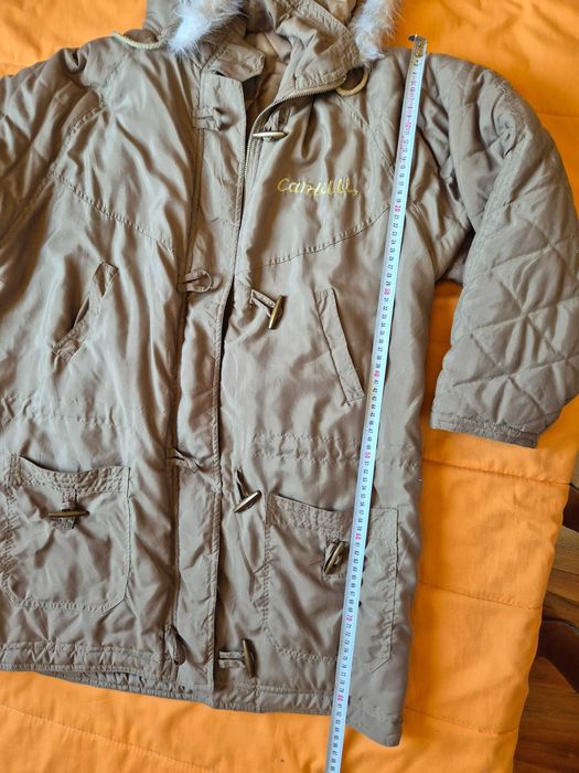 Дамско яке с гугла