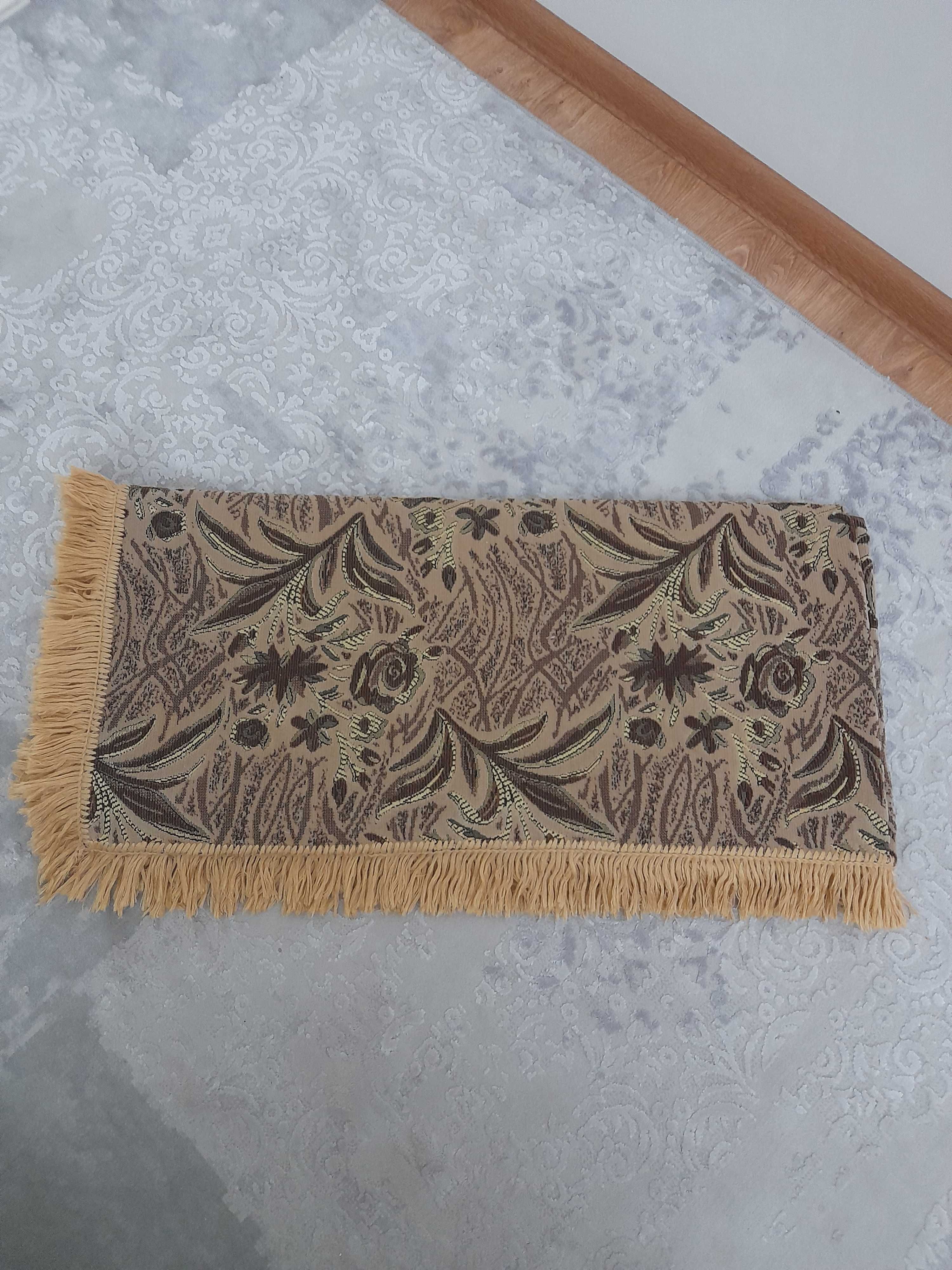 Турецкое ковровое покрывало на диван,новое.150×200,бахрома по 6 см.