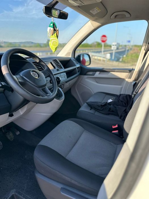 Volkswagen Transporter T6 9 locuri