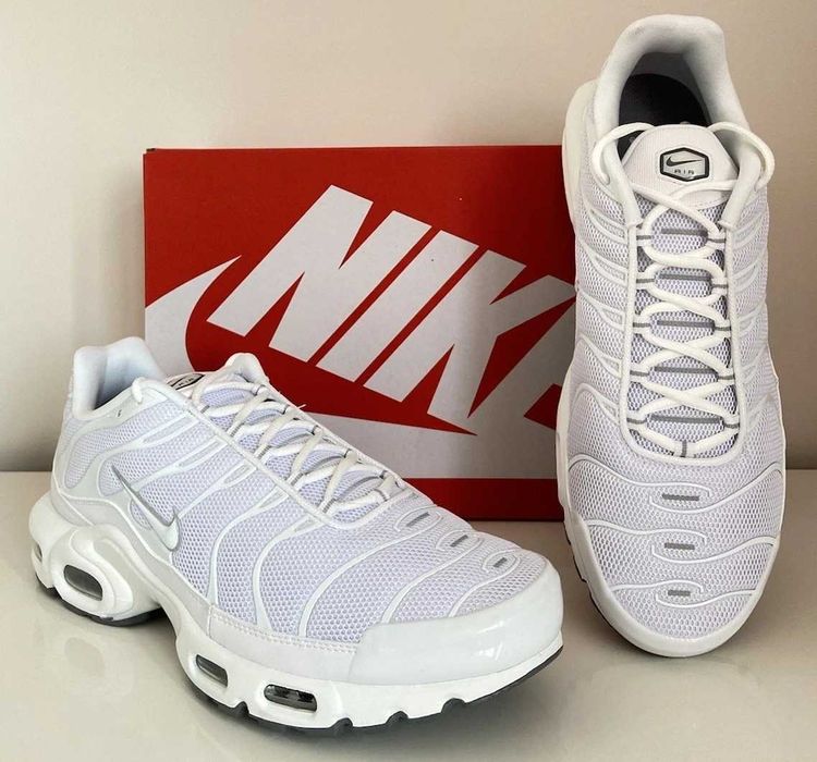 CLASSIC Nike Air Max TN Plus Triple White (от/до 36-46 номер)
