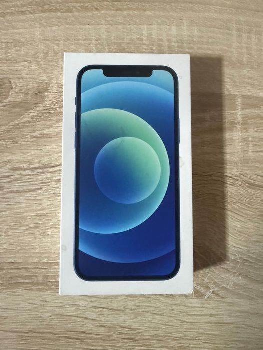 Айфон 12 синий.