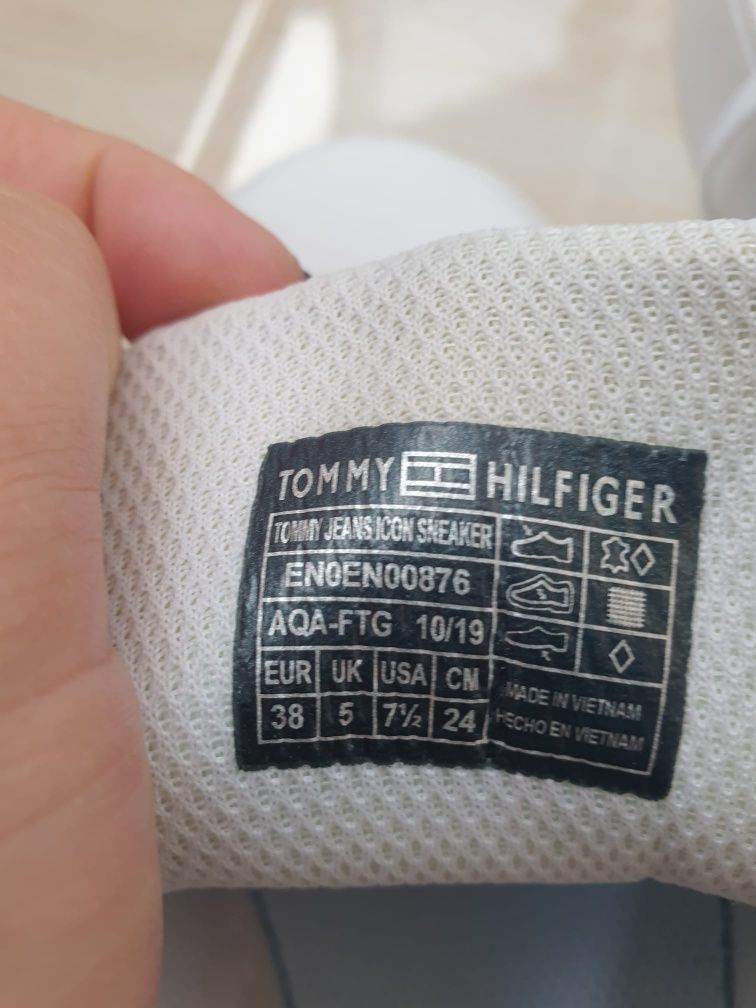 Adidasi Tommy Hilfiger