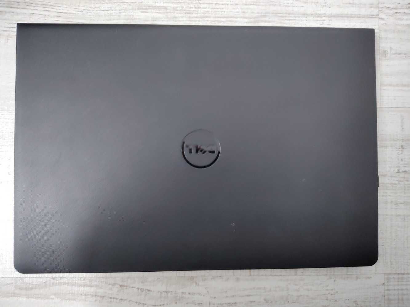Laptop Dell Inspiron 3576 cu procesor Intel® Core™ i5-8250U