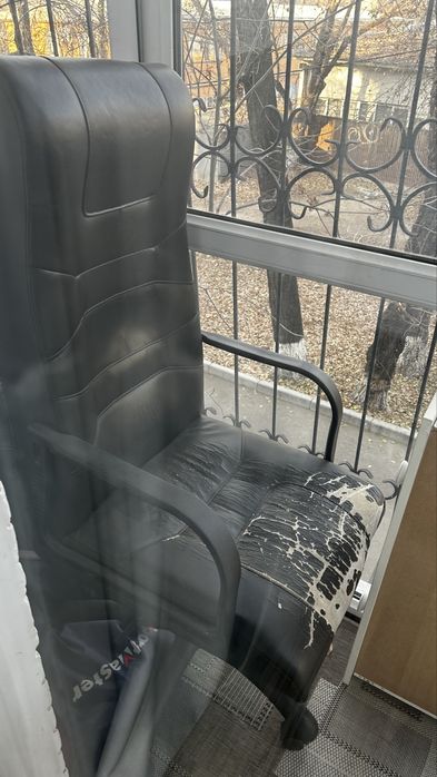 Кресло офисное - почти даром