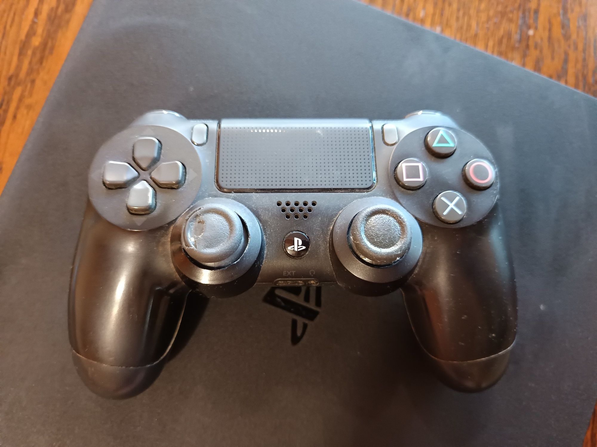 Playstation PS4 - много добро състояние