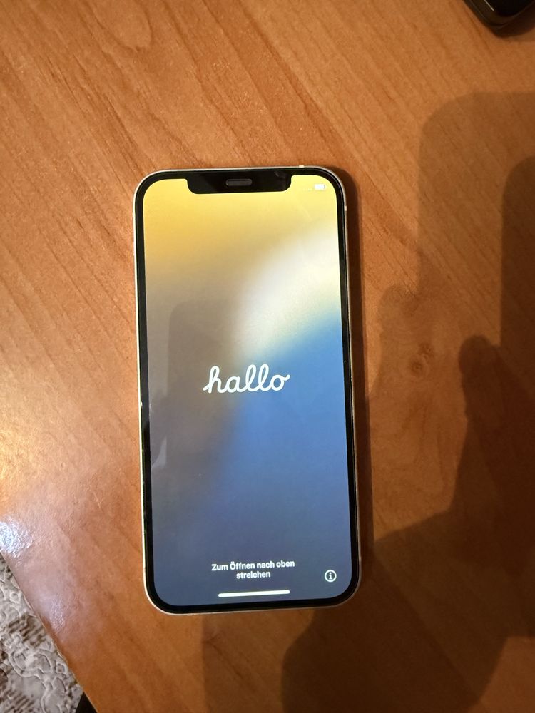 iPhone 12 / 128gb / бял