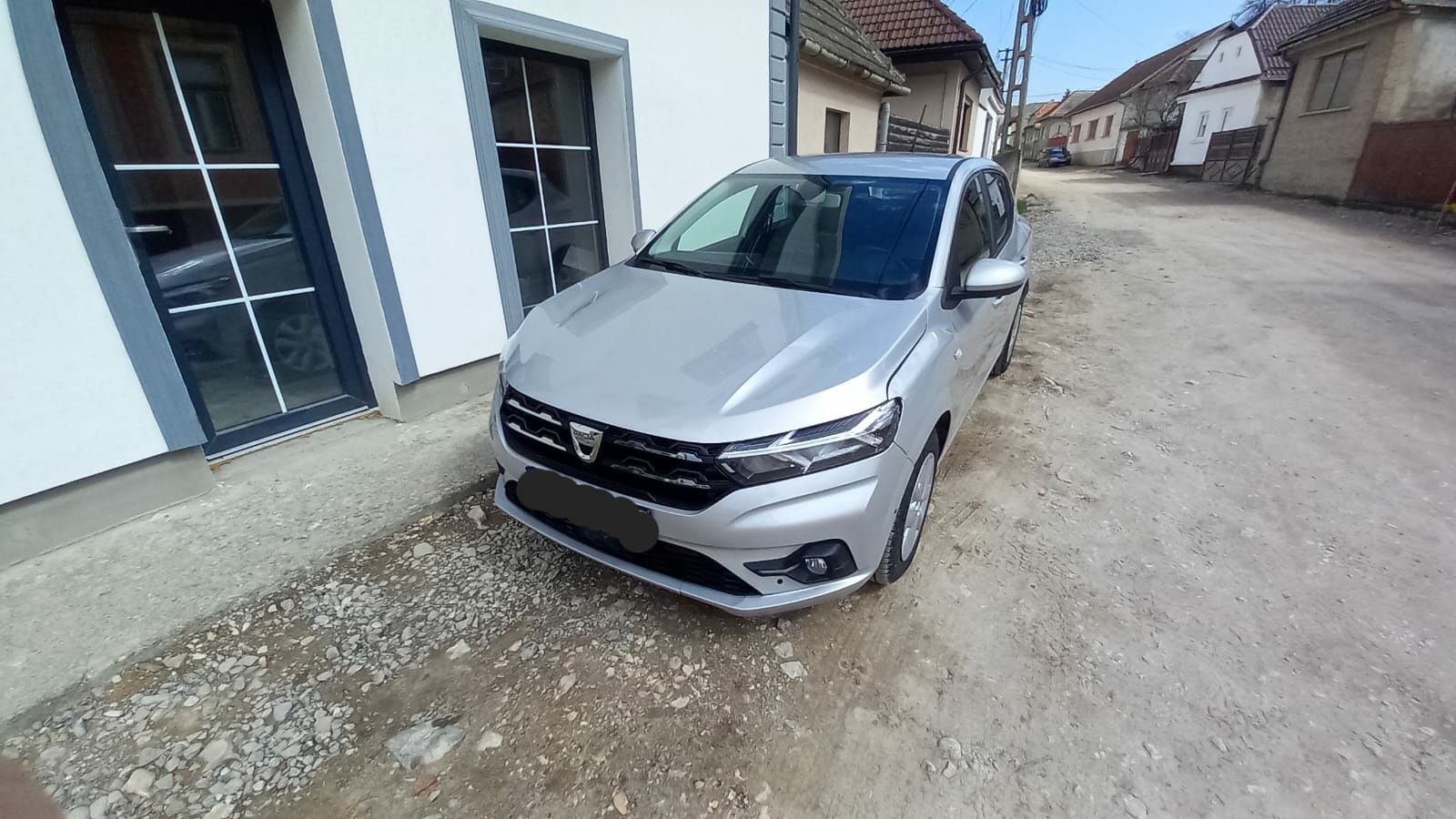 Dacia Sandero 3, an 2022, 5000 km,usor avariat,lovit