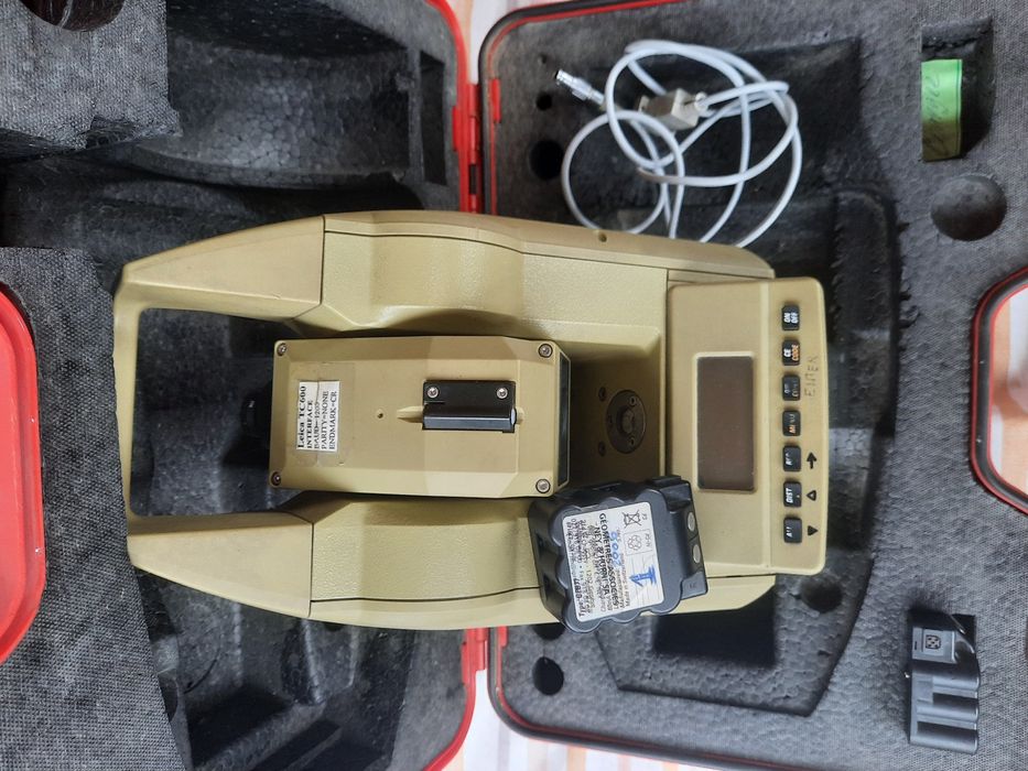 Stație Leica TC 500 și TC 600 și Controler leica rcs 1100
