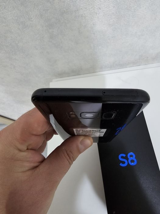 Продам самсунг galaxy s8