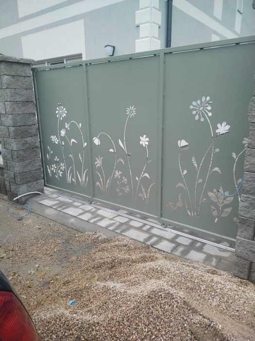 Gard Boltari, gard tabla decupata, porti tabla traforata, gard WPC