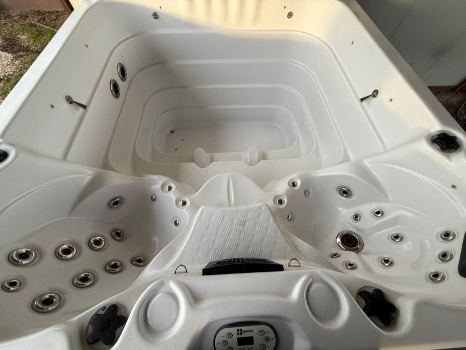 Jacuzzi szerviz orcefel