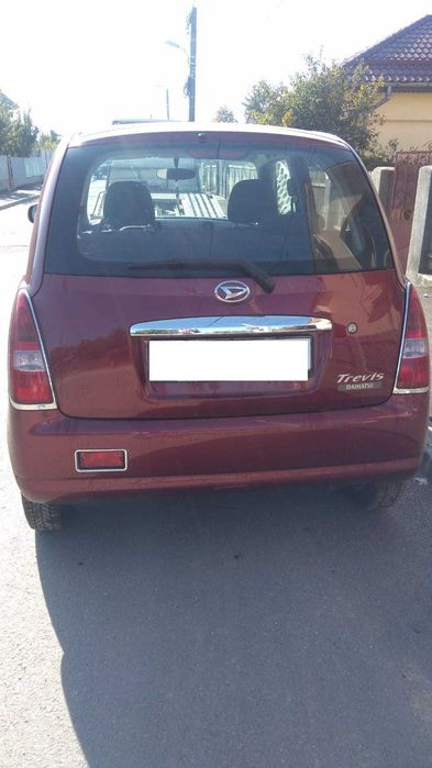 Automobil Daihatsu Trevis 2008