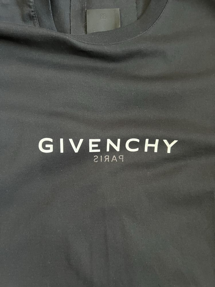 Givenchy reversed тениска