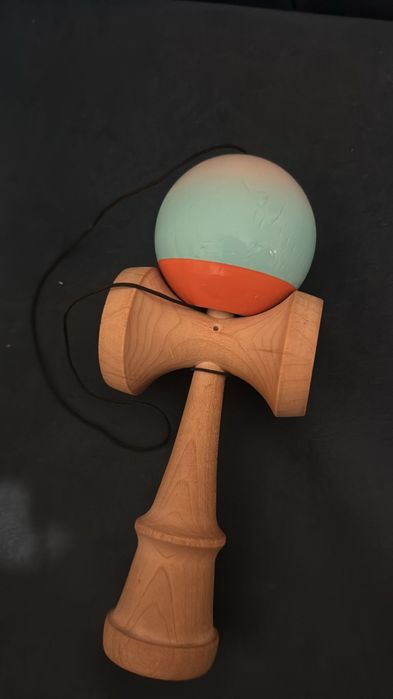 OFERTA URGENT kendama originala de la sweets kendama