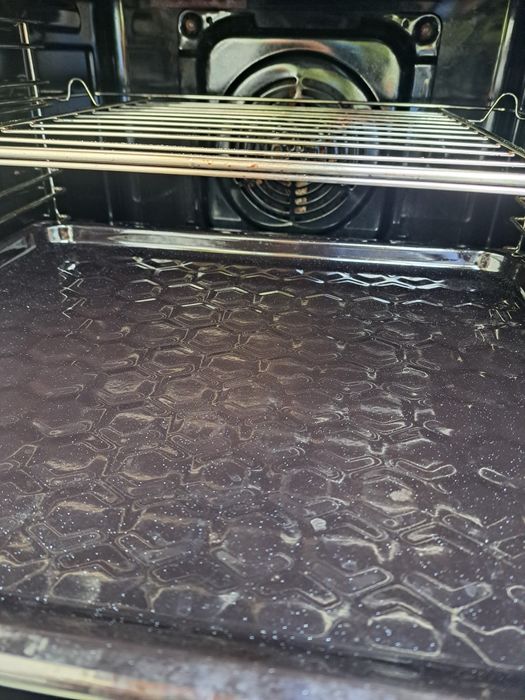 Vând cuptor electric Hansa