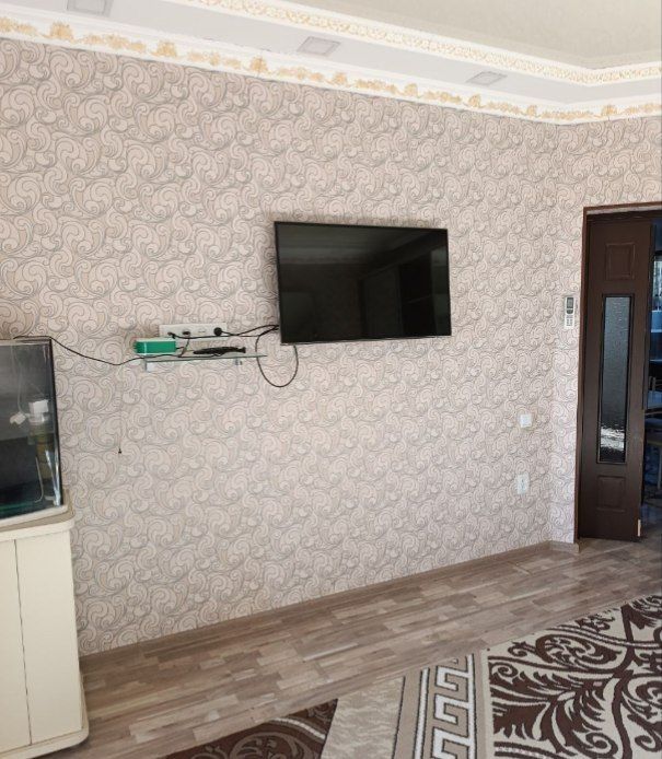 Bektemir post gai yonida 2 xonali uy