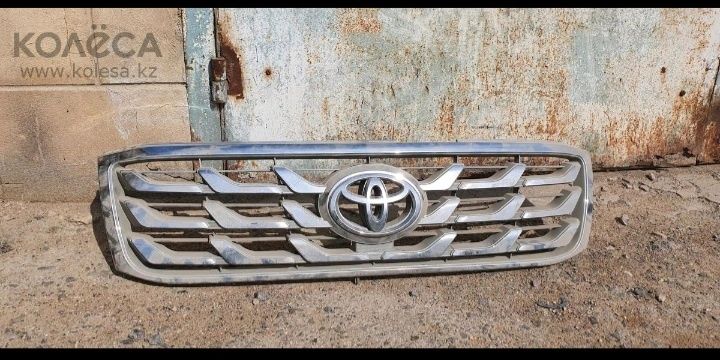 Продам решётку land cruiser 100