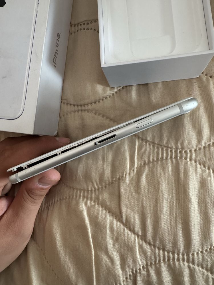 ЗА ЧАСТИ Iphone 8