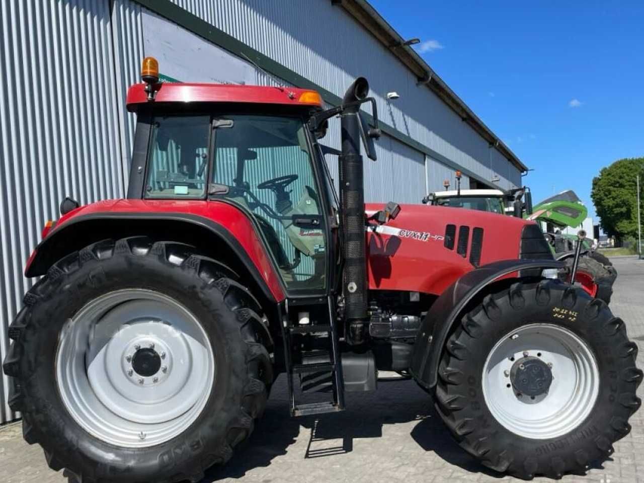 Колесный трактор Case IH CVX 1155