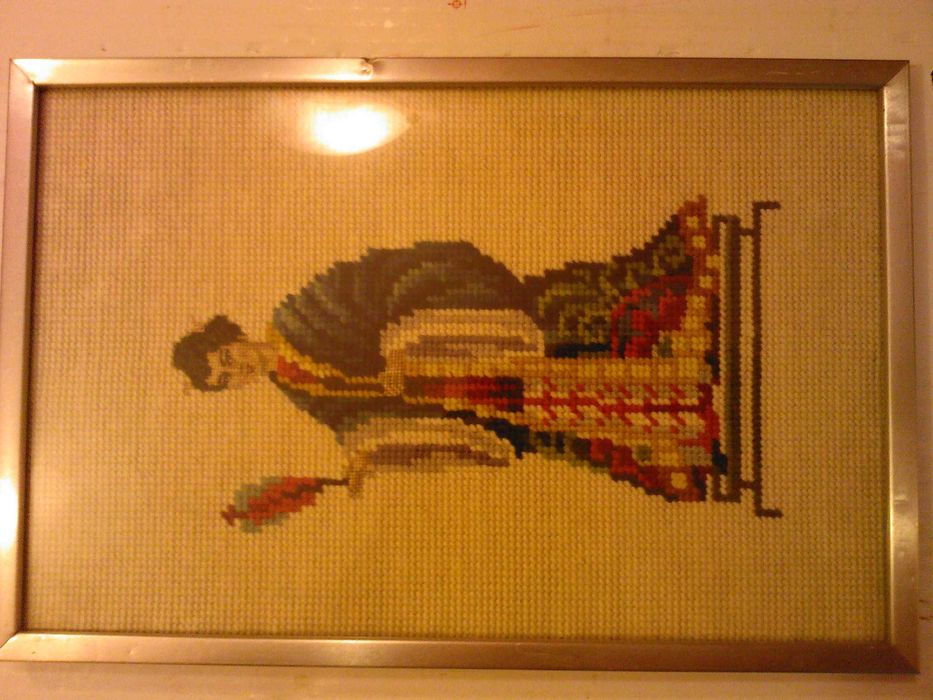 Tablouri: Dracula si Spadasin pe placa de alama; nobil si dama Anglia